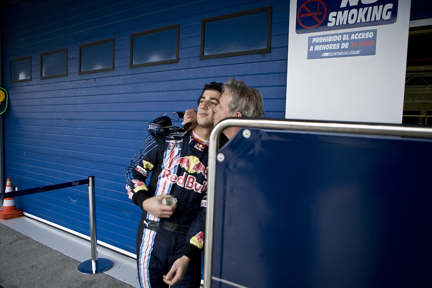 Joe Ricciardo gives his son Daniel a proud kiss