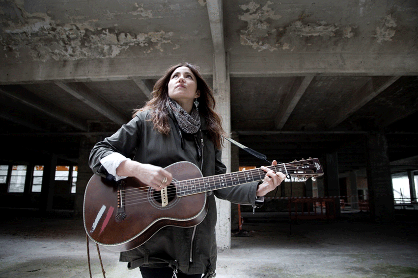 KT Tunstall, performing her amazing cover of the 'The Boys of Summer' part of The Old Vinyl Factory Sessions project.  The Old Vinyl Factory, in Hayes and Harlington West London, was once the home to the UK Music Industry.  Anyone who’s anyone from the vinyl era, had their records pressed and made there. With the sessions project we took an artist back to EMI’s factory to record a special sessions. 2 original songs and one cover version from the vinyl era. Watch many more on the official page: www.theoldvinylfactorysessions.com.